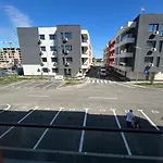 Апартаменти Ivory Deluxe - Free Parking